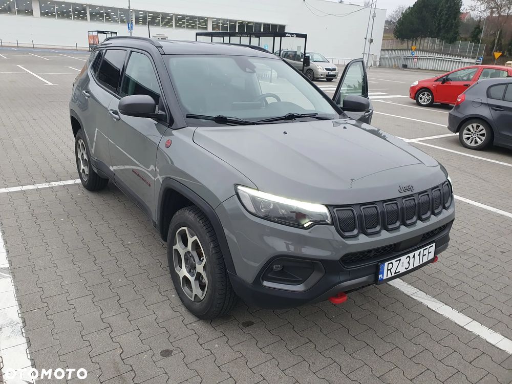 Jeep Compass - 30
