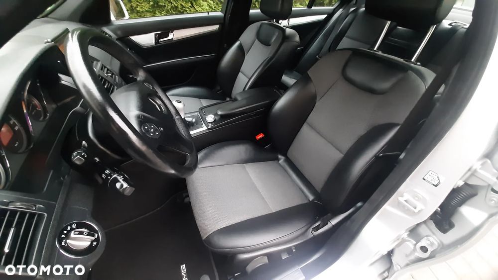 Mercedes-Benz Klasa C 200 Kompressor Avantgarde - 27