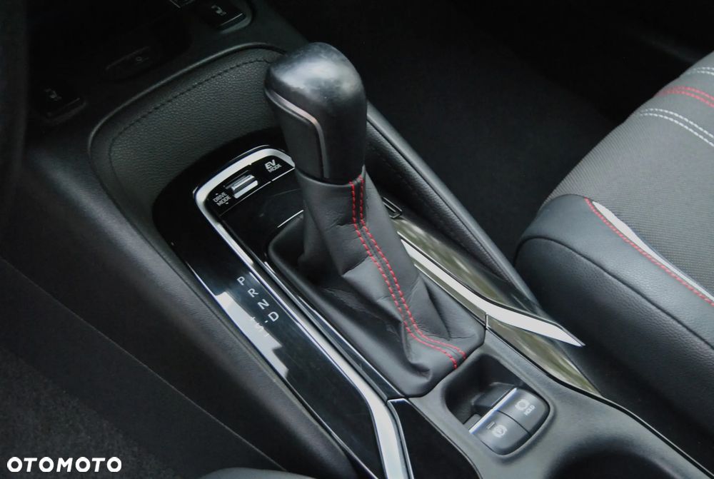 Toyota Corolla 2.0 Hybrid GR Sport - 13