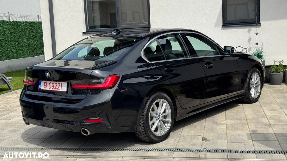 BMW Seria 3 320i Aut. Sport Line - 8