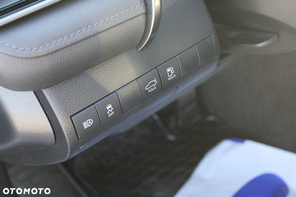 Toyota Camry - 18
