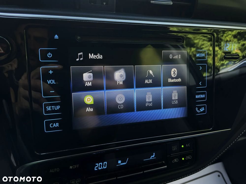 Toyota Auris Hybrid 135 Prestige - 27