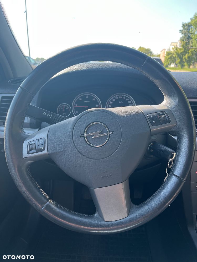Opel Vectra 1.9 CDTI - 17