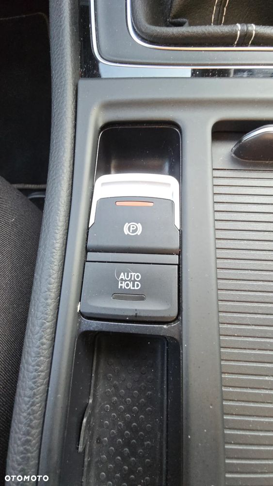 Volkswagen Golf - 22