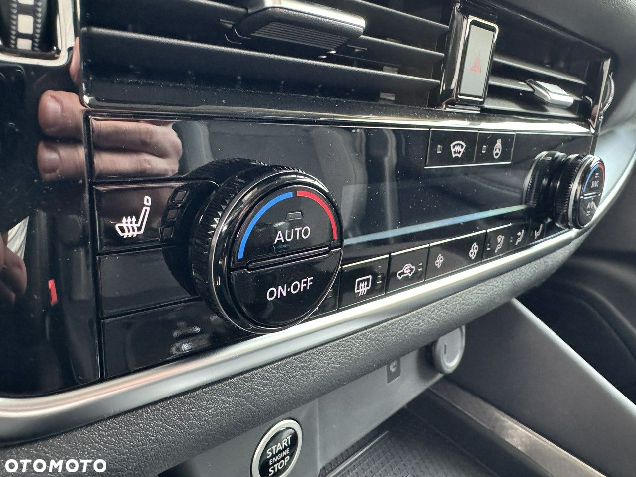 Nissan Qashqai 1.3 DIG-T mHEV N-Connecta - 16
