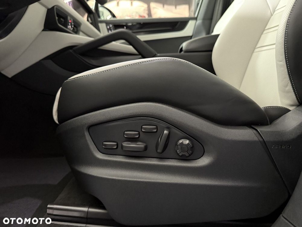 Porsche Cayenne - 16