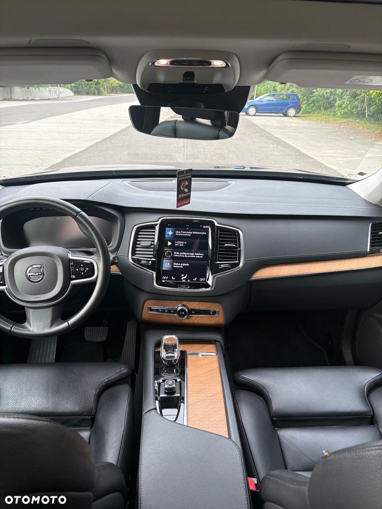 Volvo XC 90 - 22