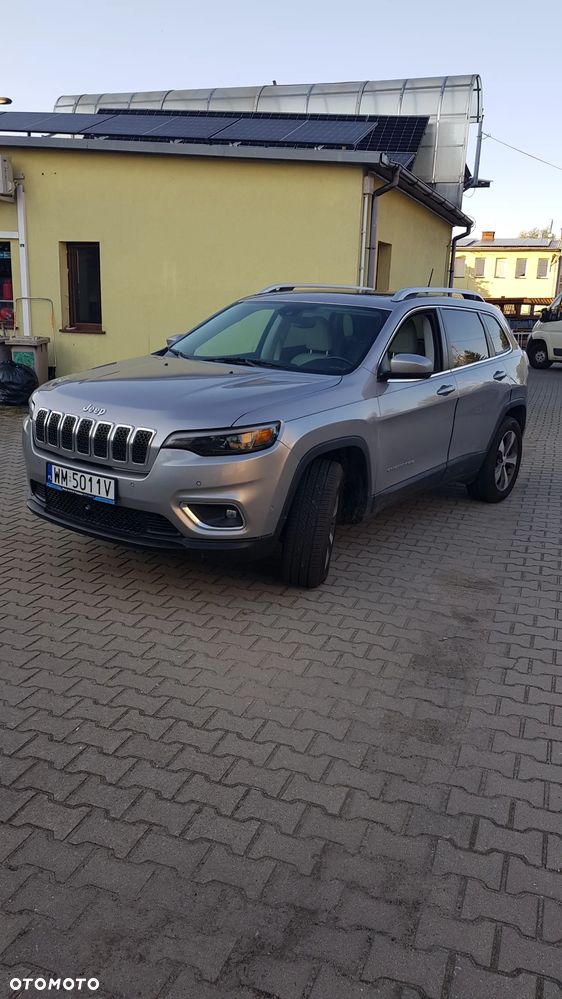Jeep Cherokee - 1