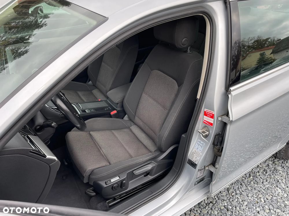 Volkswagen Passat - 14