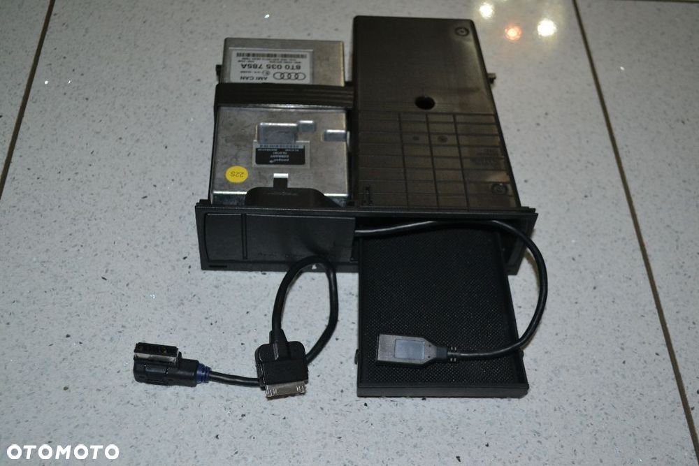 AUDI A4 B8 A5 Q5 MODUŁ AMI 8T0035785A USB I-POD PRZEWODY - 1