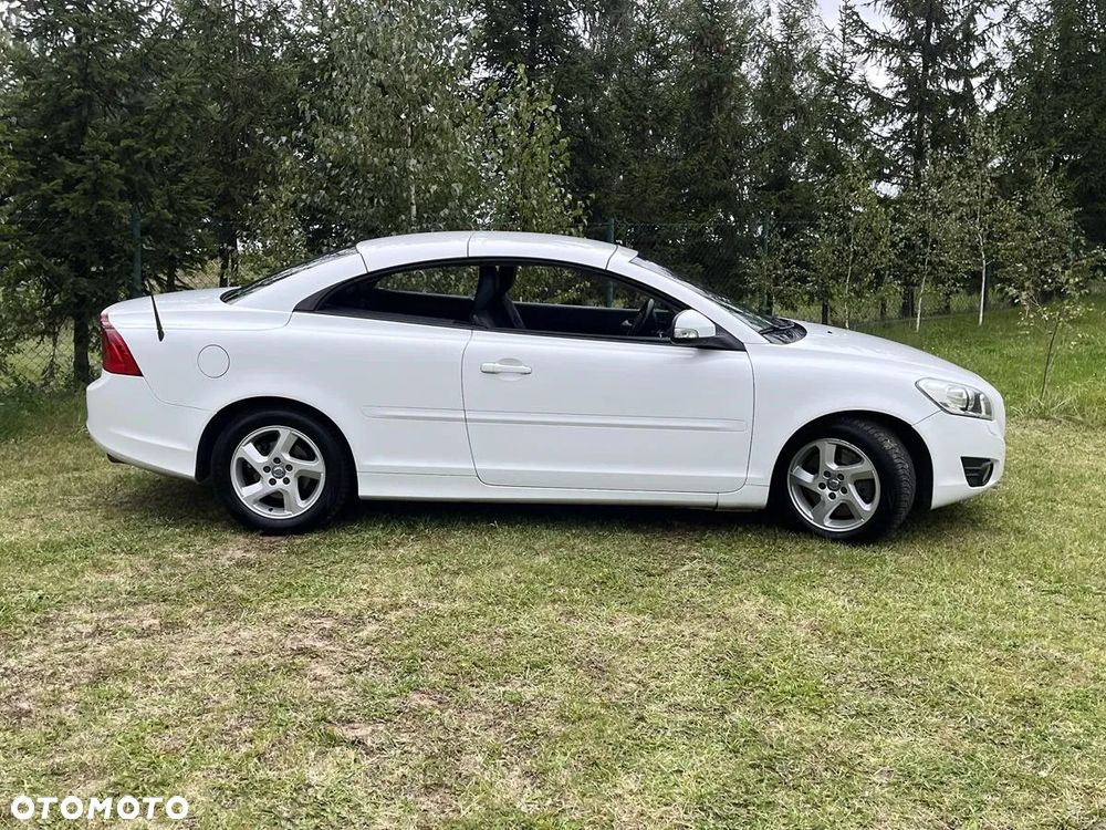 Volvo C70 D3 Momentum - 4