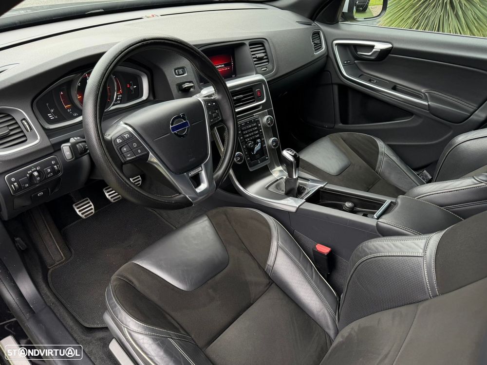 Volvo V60 2.0 D2 R-Design - 2