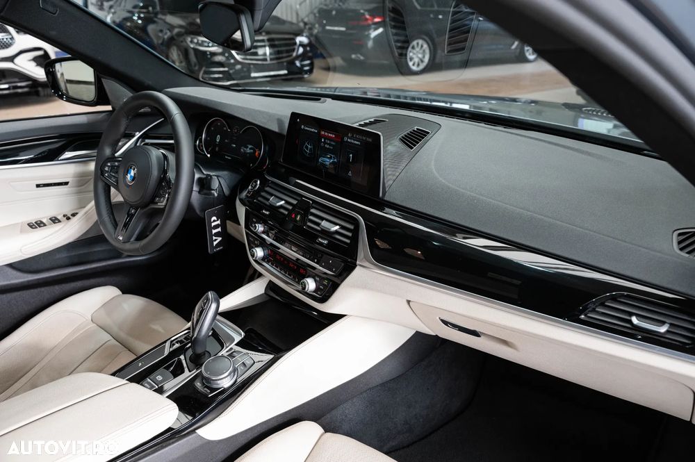 BMW Seria 5 540i Aut. M Sport Edition - 32