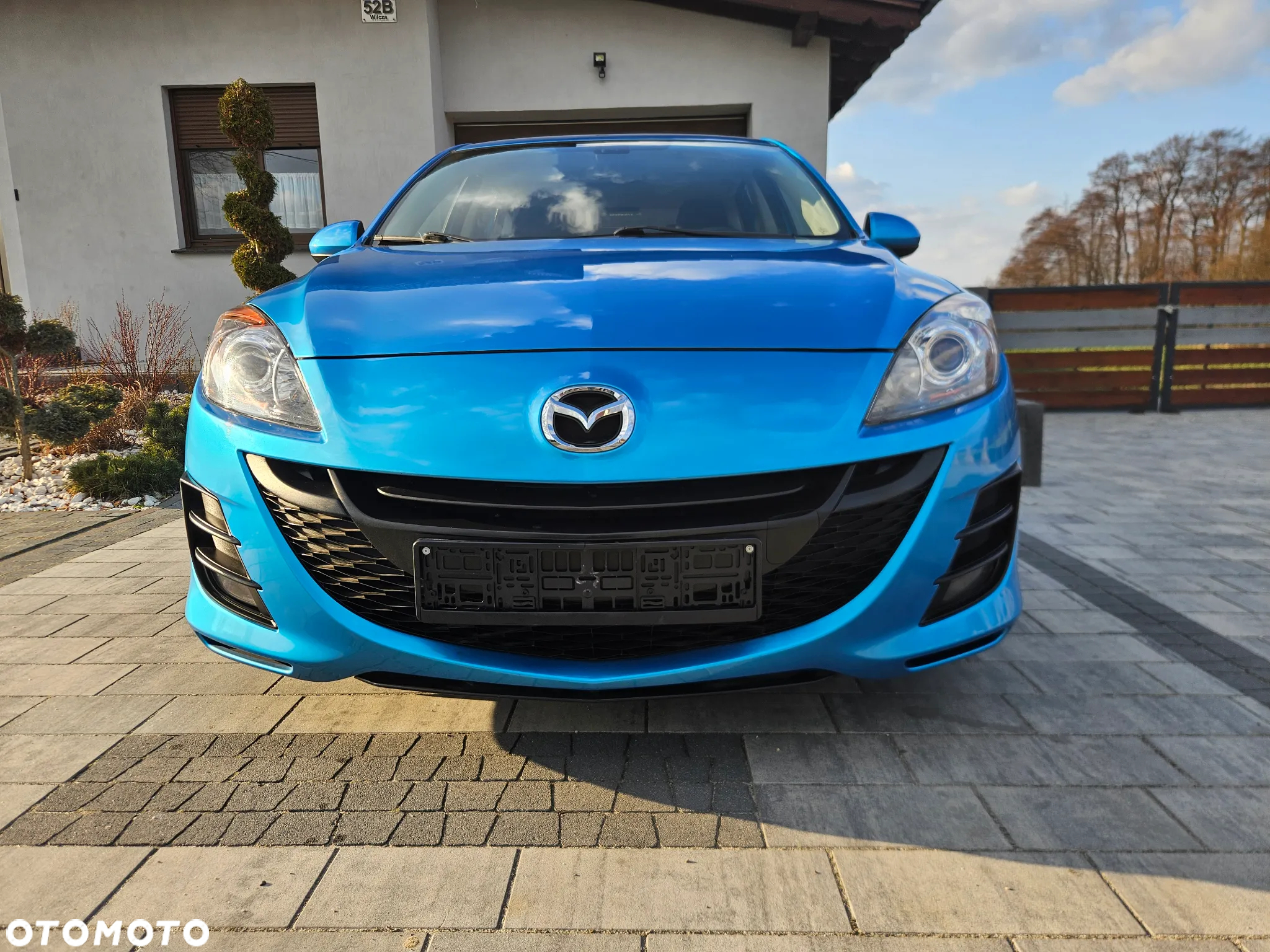 Mazda 3 1.6 Active + - 12