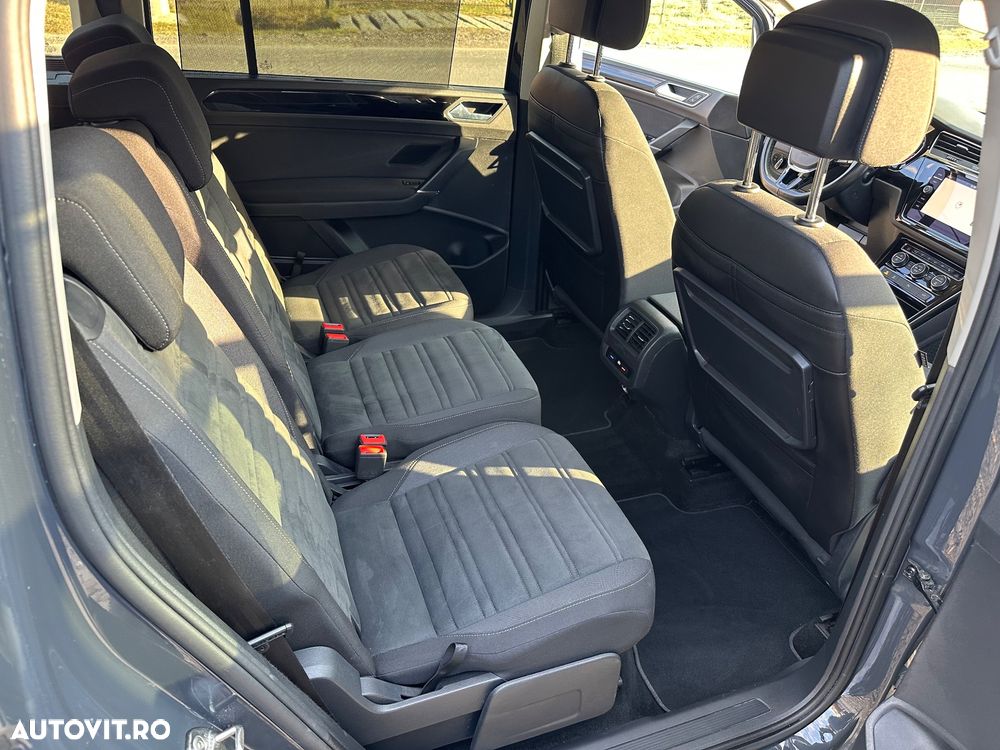 Volkswagen Touran 2.0 TDI DSG Highline - 9