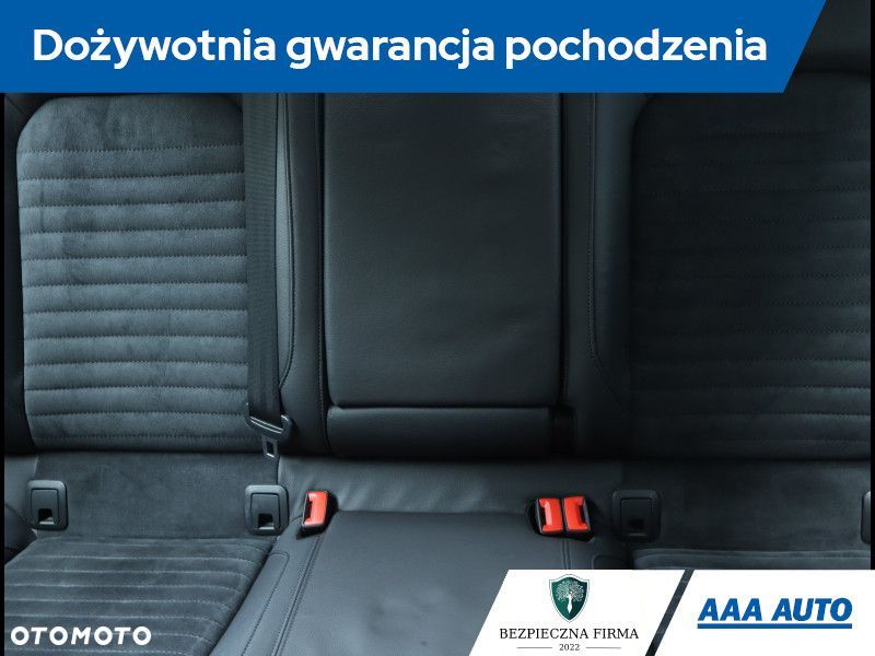 Volkswagen Passat - 11