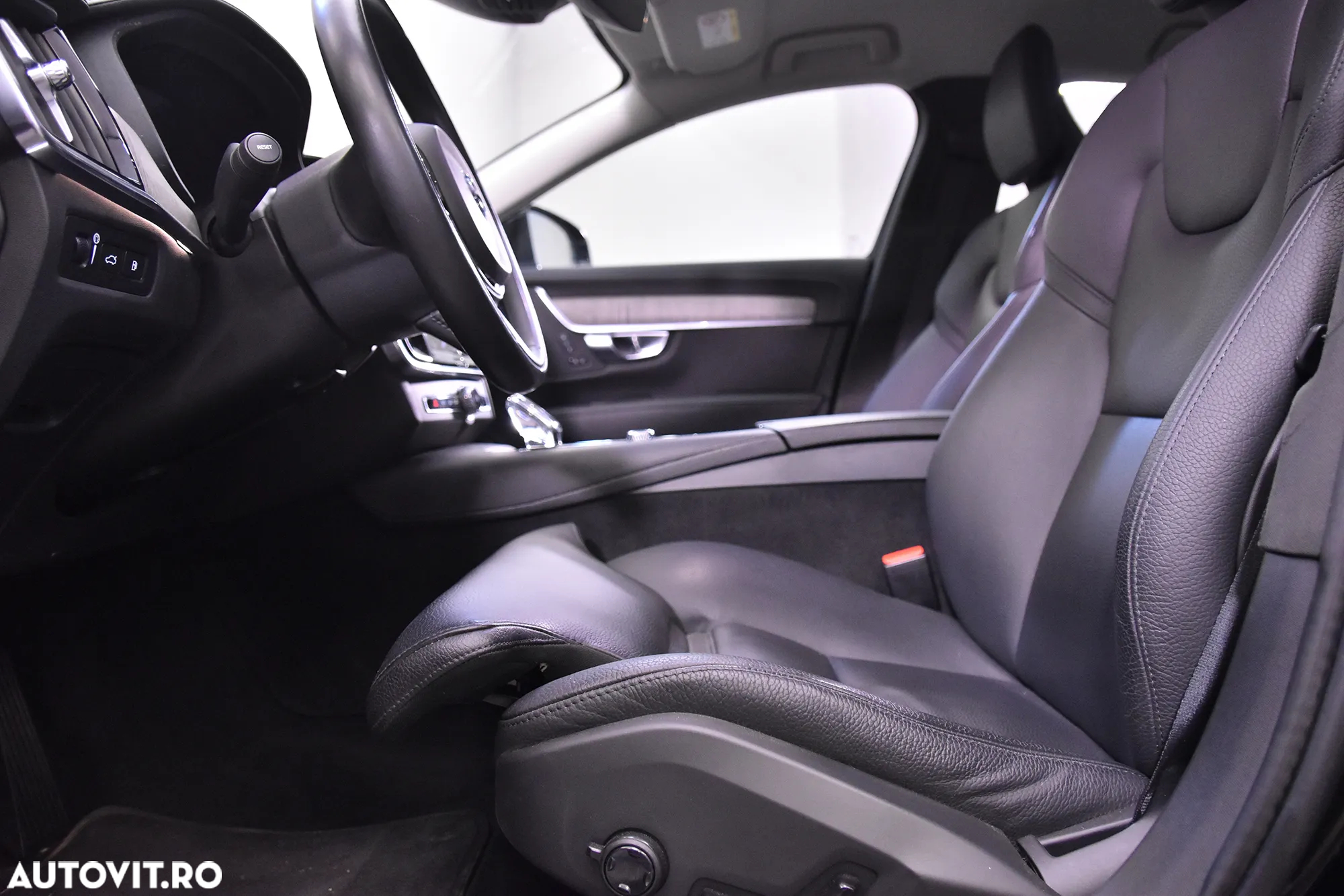 Volvo S90 T8 Twin Engine AWD Geartronic Inscription - 21