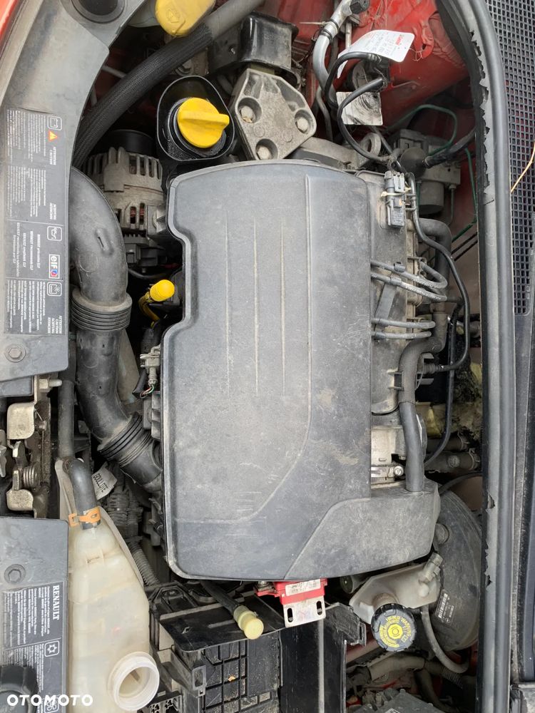 RENAULT CLIO 2006 *SAMOCHÓD NA CZĘŚCI* 1343  MASKA, LAMPA, DRZWI, LUSTERKO, ZDERZAK, GRILL, BŁOTNIK, KLAPA, BELKA, DESKA, FOTELE, KANAPA, ĆWIARTKA KIEROWNICA, TARCZE, ZACISKI, ZAWIESZENIE, KOMPLETNY PRZÓD, KOMPLETNY TYŁ, LICZNIK, ZEGARY, PRAWE LEWE PRZÓD TYŁ - 6