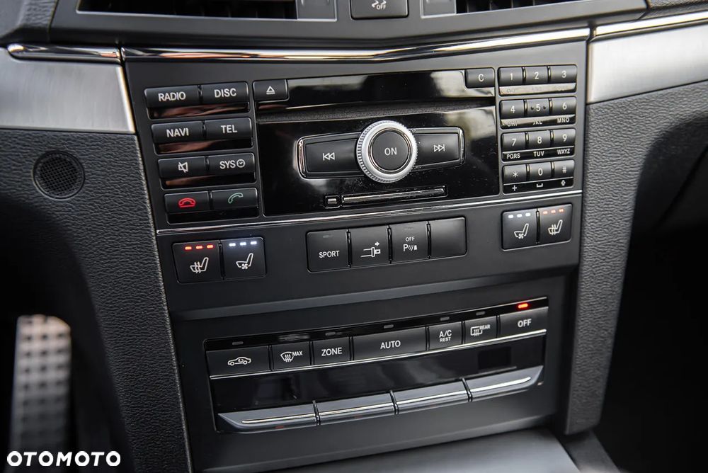 Mercedes-Benz Klasa E 350 CGI Coupe BlueEFFICIENCY 7G-TRONIC Avantgarde - 26