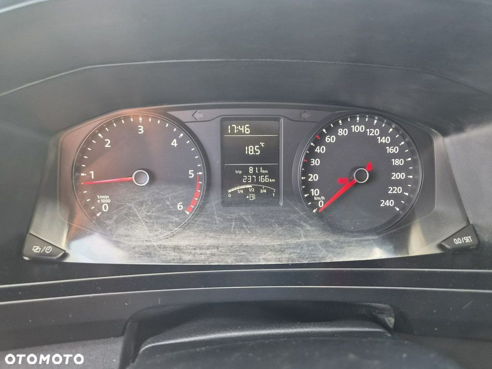 Volkswagen Transporter - 11