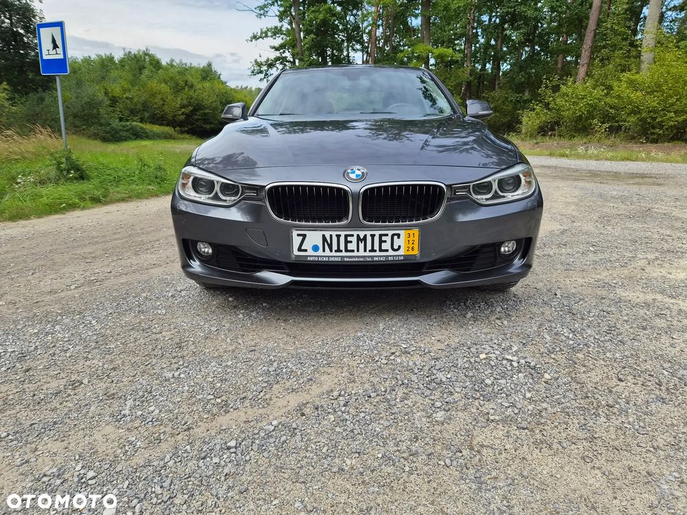 BMW Seria 3 320i - 8