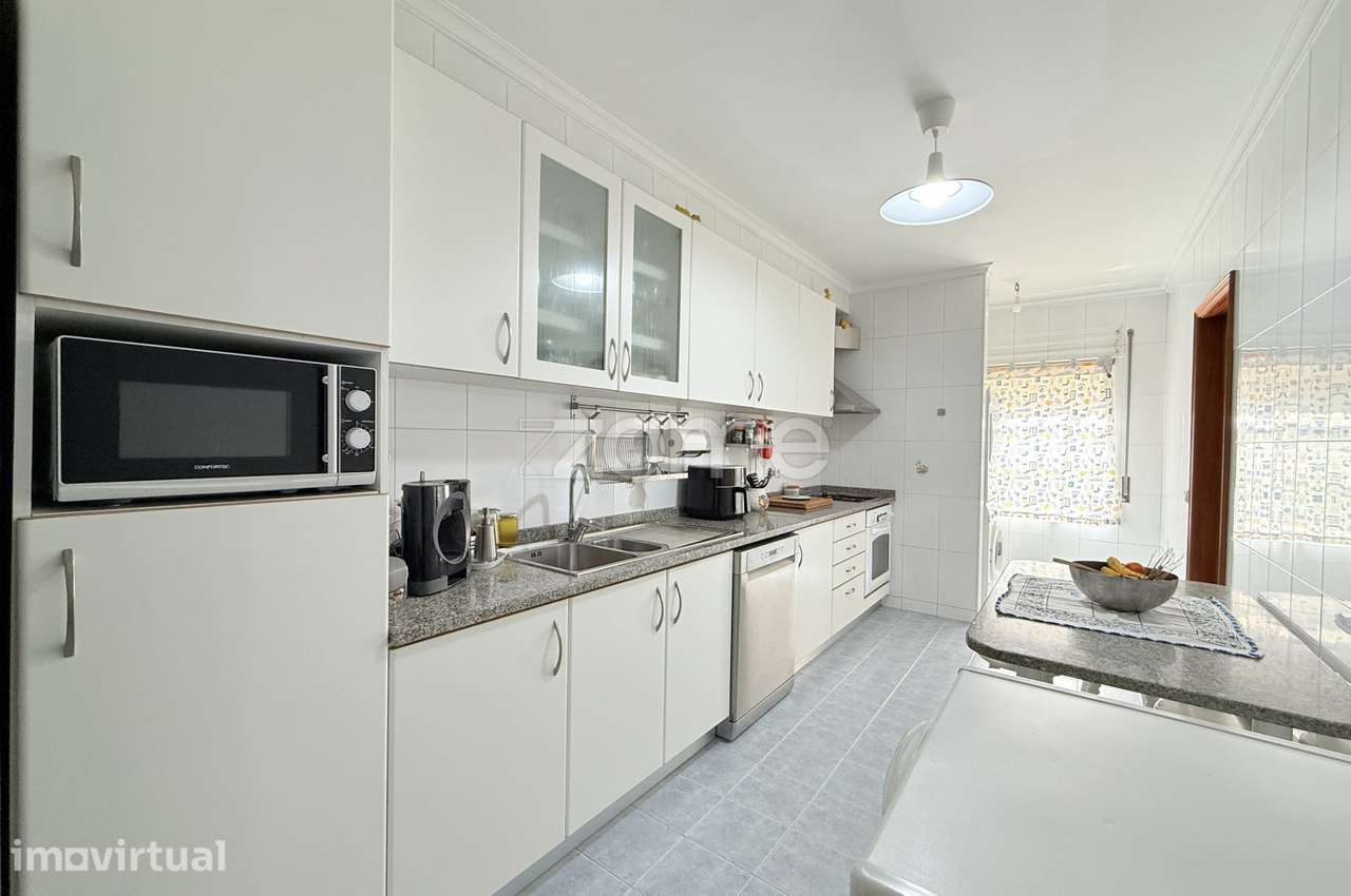 Apartamento T3 com terraço, Castêlo da Maia