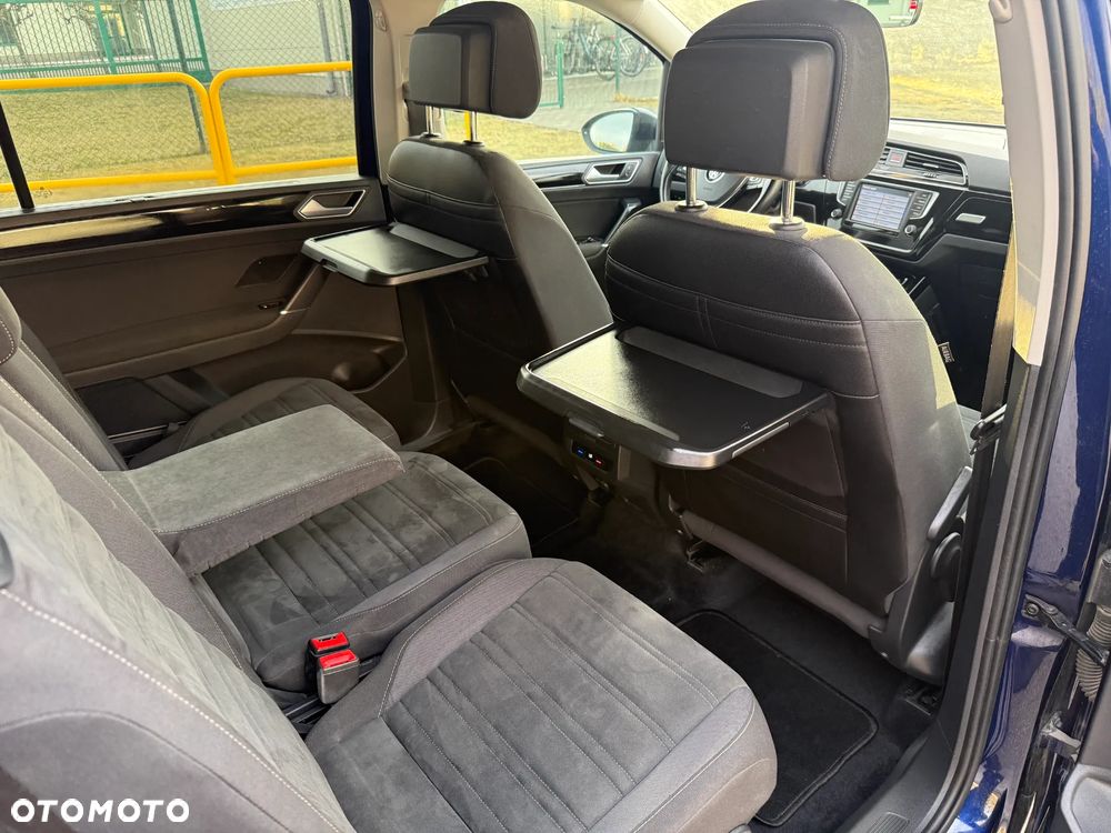 Volkswagen Touran - 10