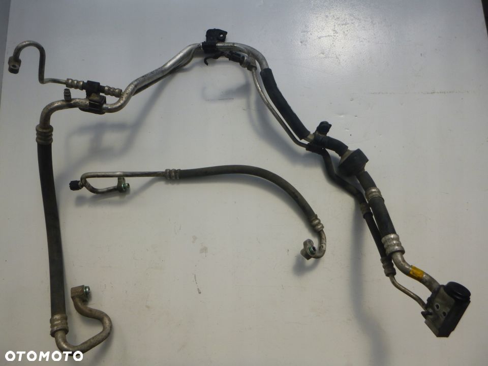 Kia Ceed 1,6 CRDI przewody klimatyzacji - 1