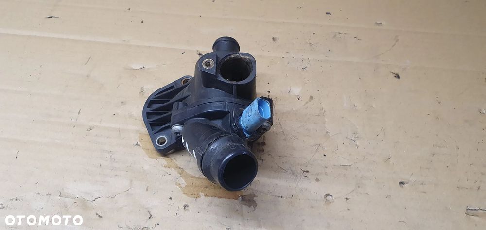 Obudowa termostatu króciec Audi A4 B6 1.6 - 6