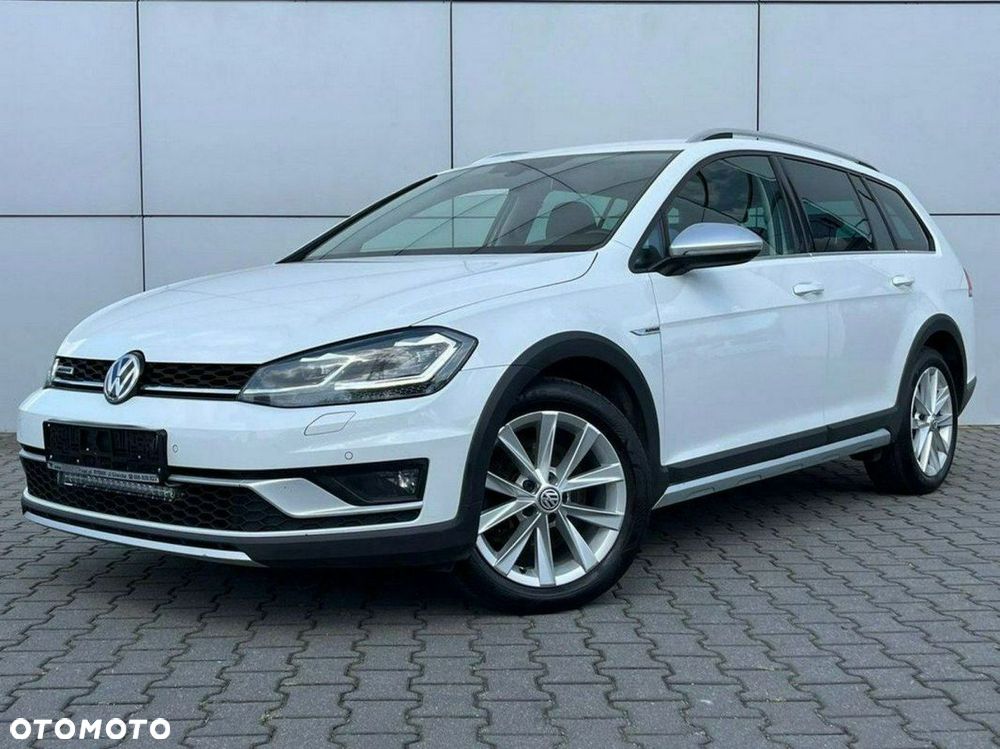 Volkswagen Golf - 1