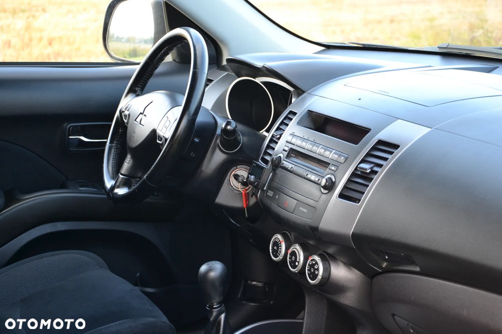 Mitsubishi Outlander 2.4 Invite 2WD - 4