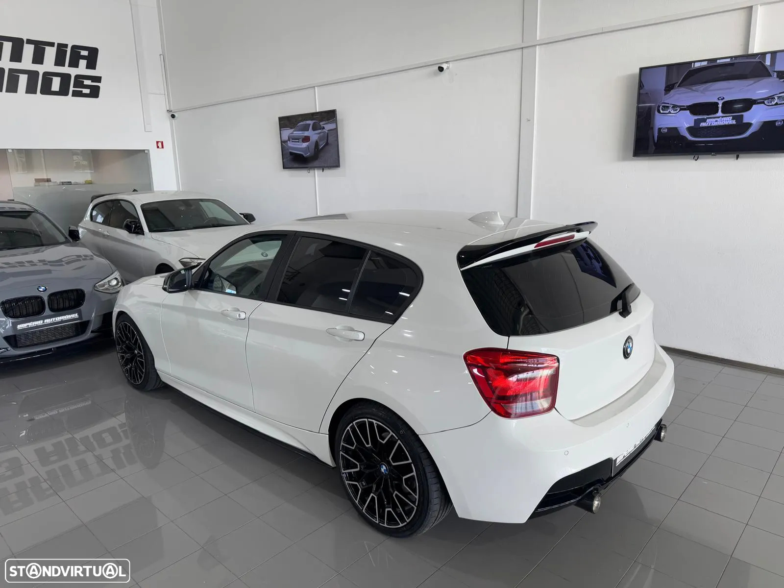 BMW 118 d Pack M - 19