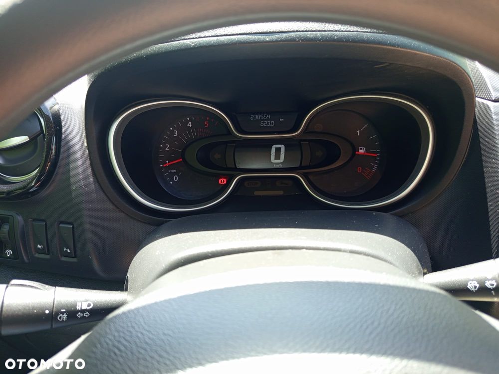 Renault Trafic - 16