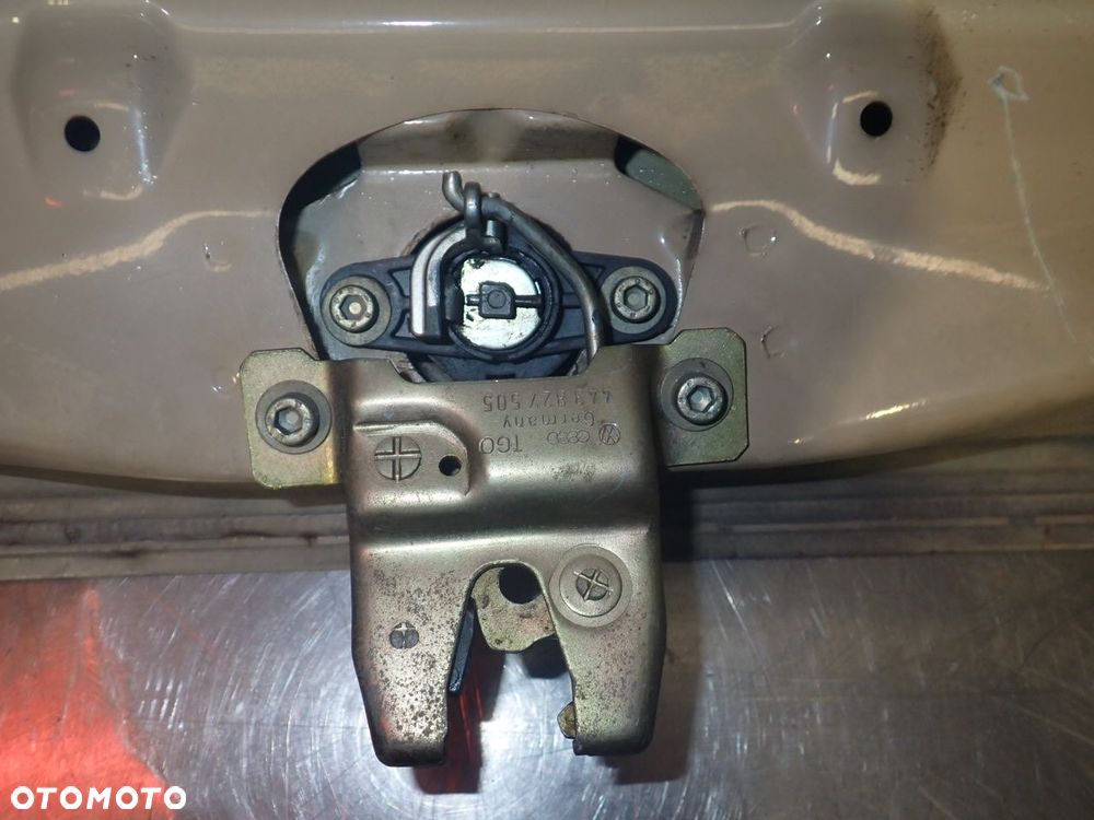 KLAPA TYŁ BAGAŻNIKA AUDI 80 B2 - 24