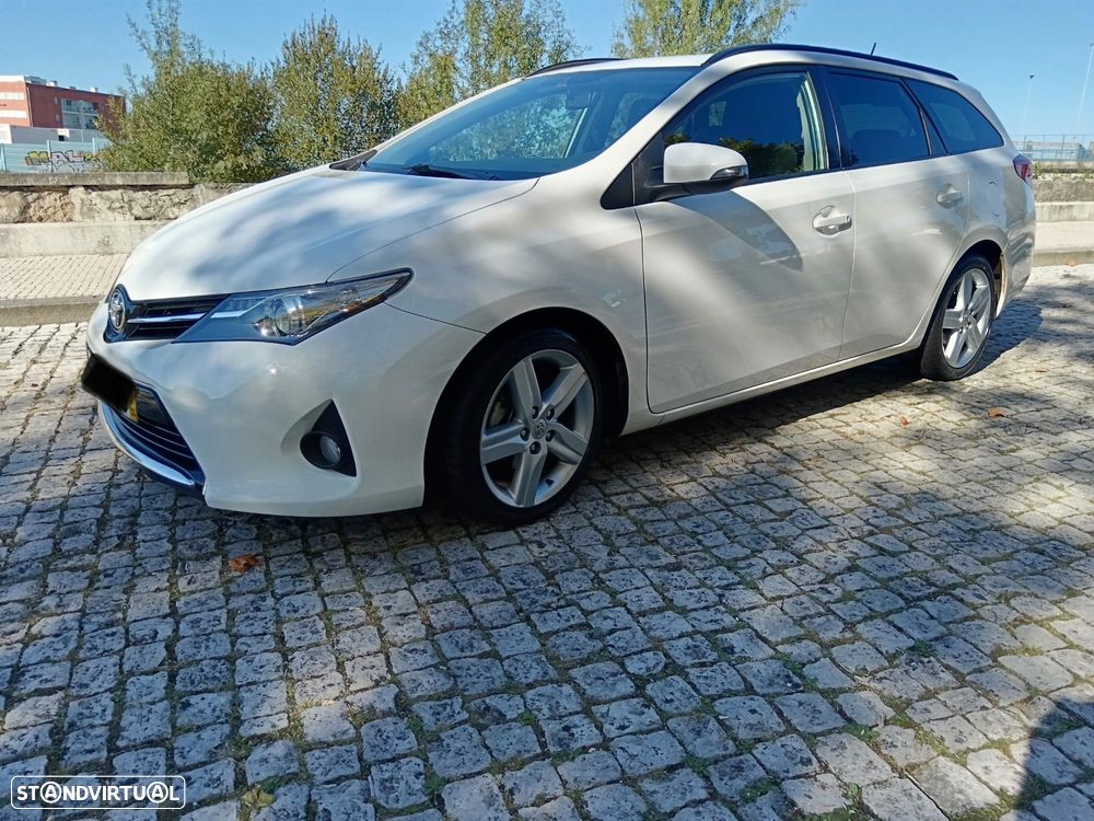 Toyota Auris 1.4 D-4D Comfort+Pack Sport - 4