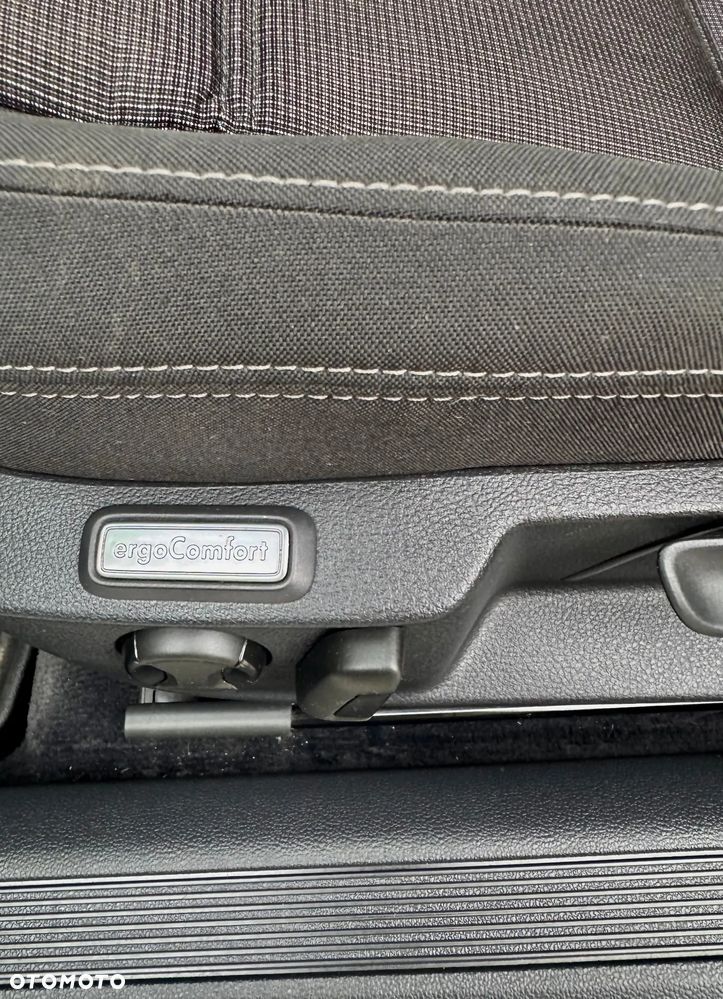 Volkswagen Passat - 20