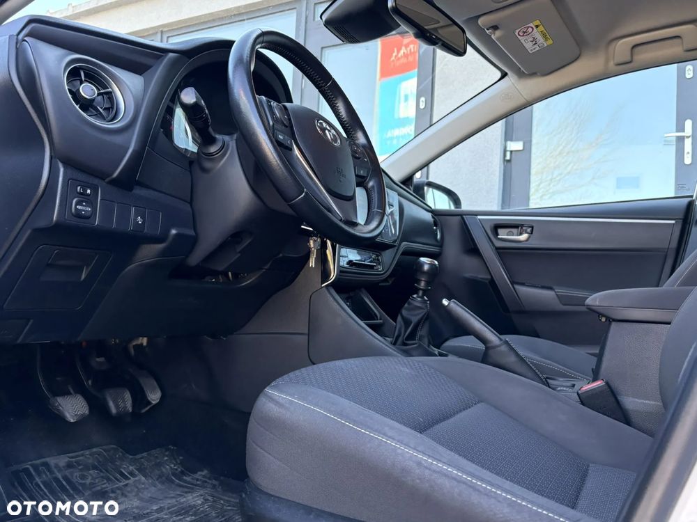 Toyota Corolla 1.6 Comfort - 11