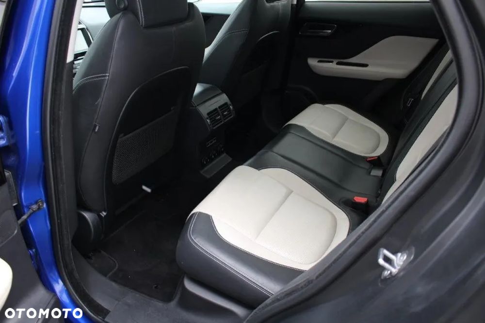Jaguar F-Pace 2.0 i4D AWD R-Sport - 12