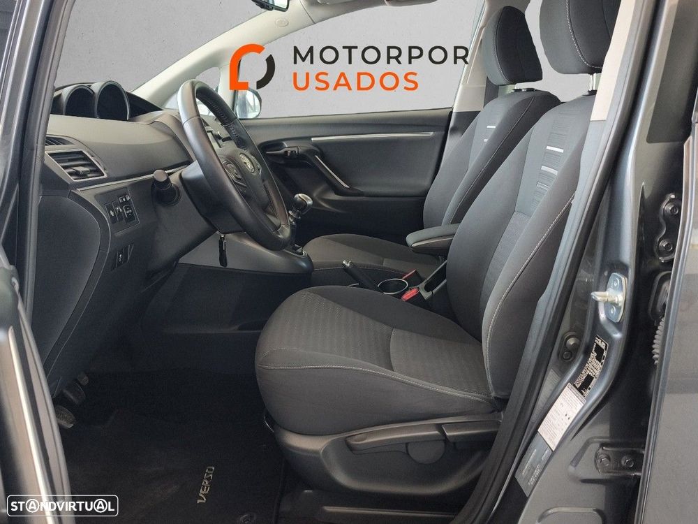 Toyota Verso 1.6 D-4D Comfort - 9