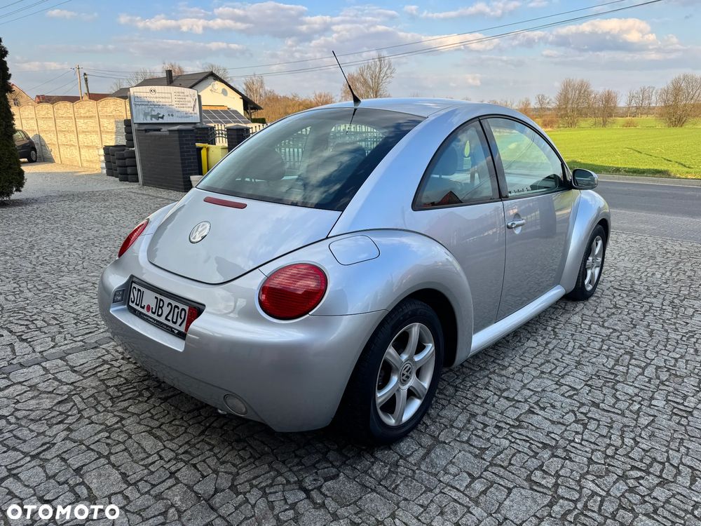 Volkswagen New Beetle 1.6 Arte - 5