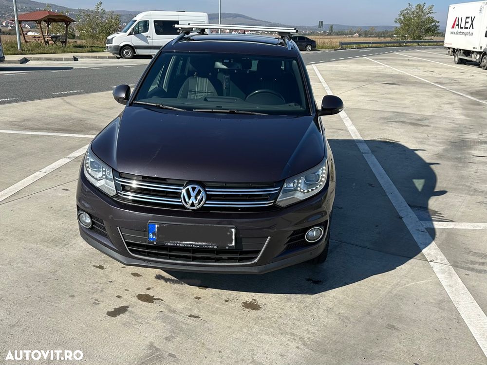 Volkswagen Tiguan 2.0 TDI DPF 4Motion BlueMotion Technology DSG Lounge Sport & Style - 8