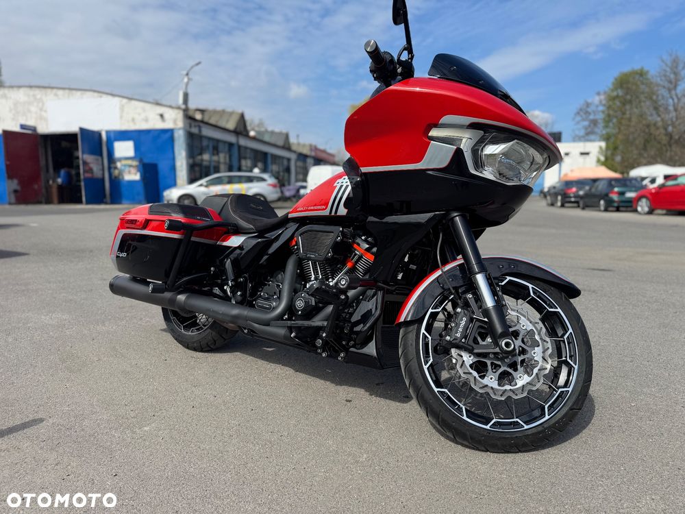 Harley-Davidson Touring Road Glide - 2