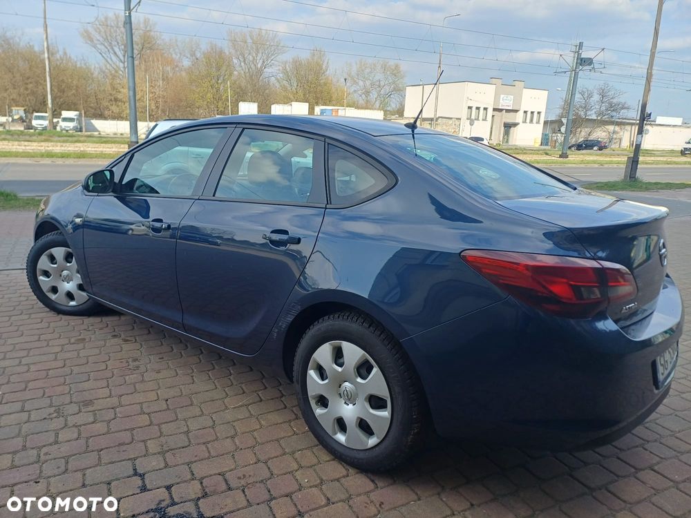 Opel Astra 1.6 Enjoy - 12