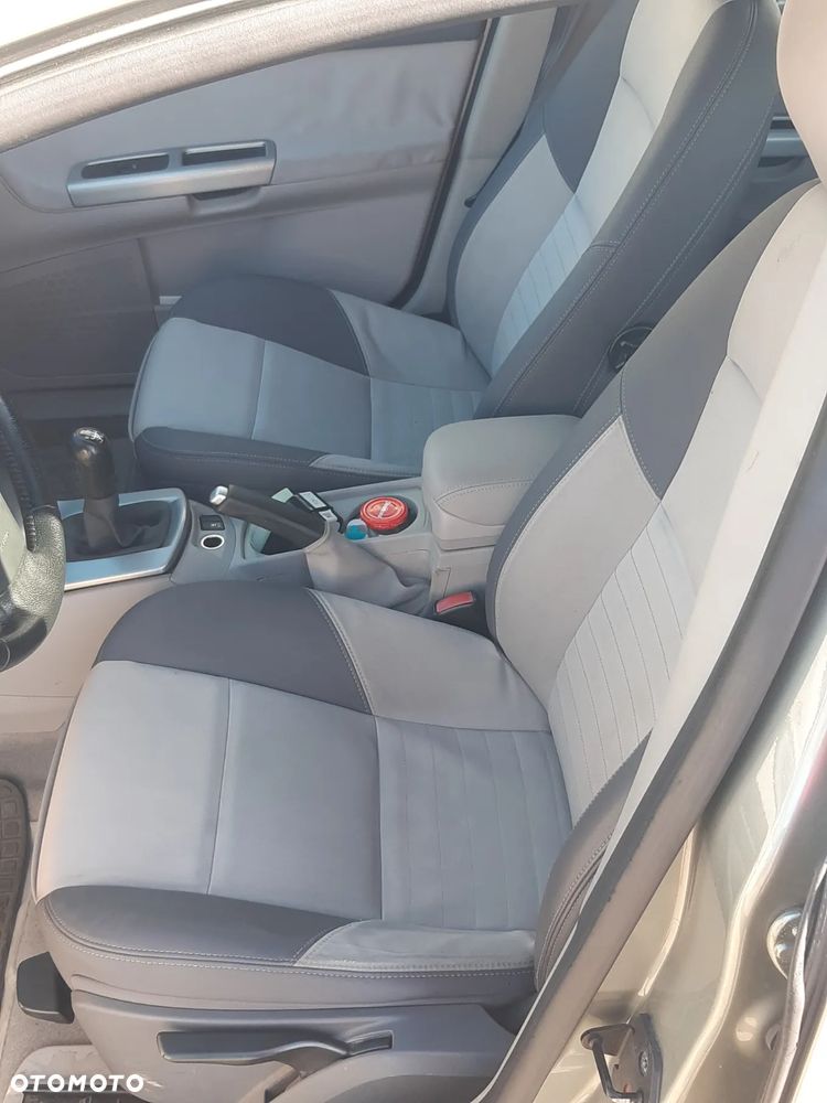 Volvo V50 2.0D - 8