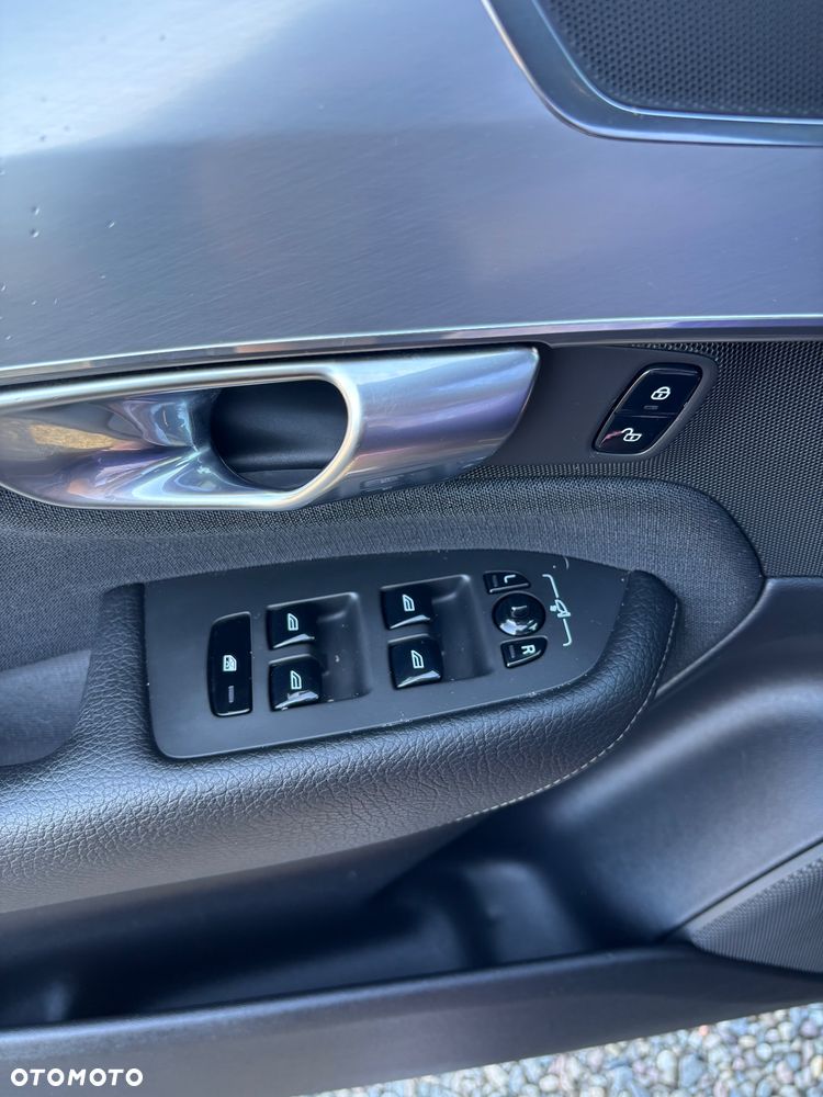 Volvo XC 90 D5 AWD Momentum - 17