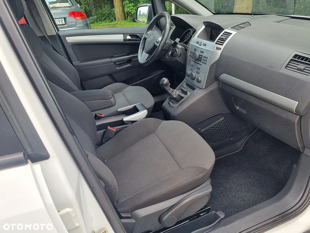 Opel Zafira 1.6 Essentia - 14