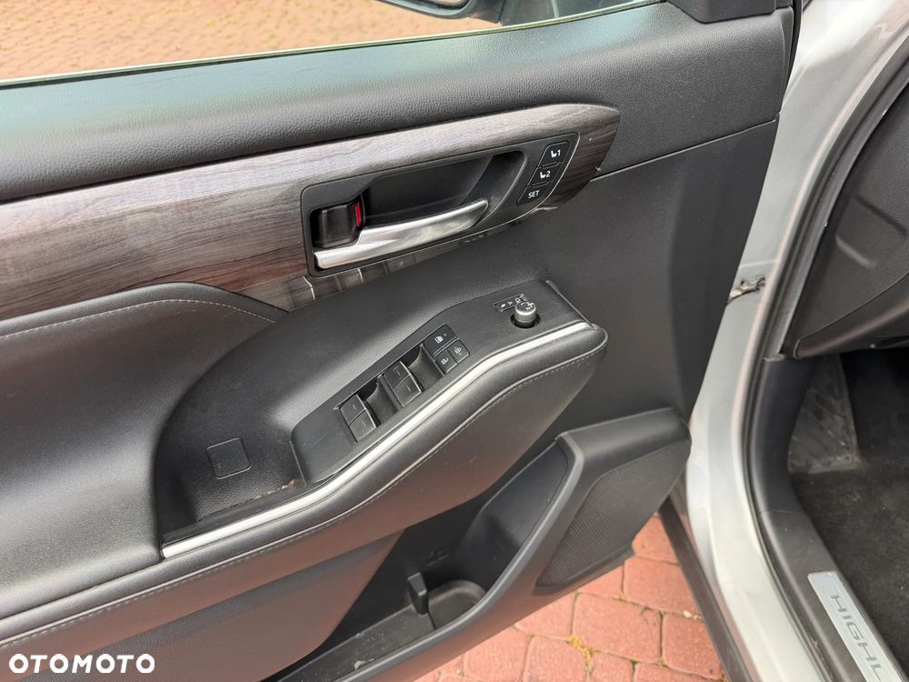 Toyota Highlander 2.5 Hybrid Executive - 3