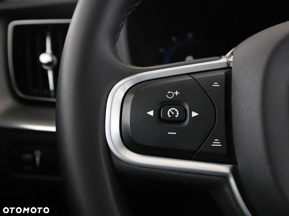 Volvo XC 60 B4 D Core - 33