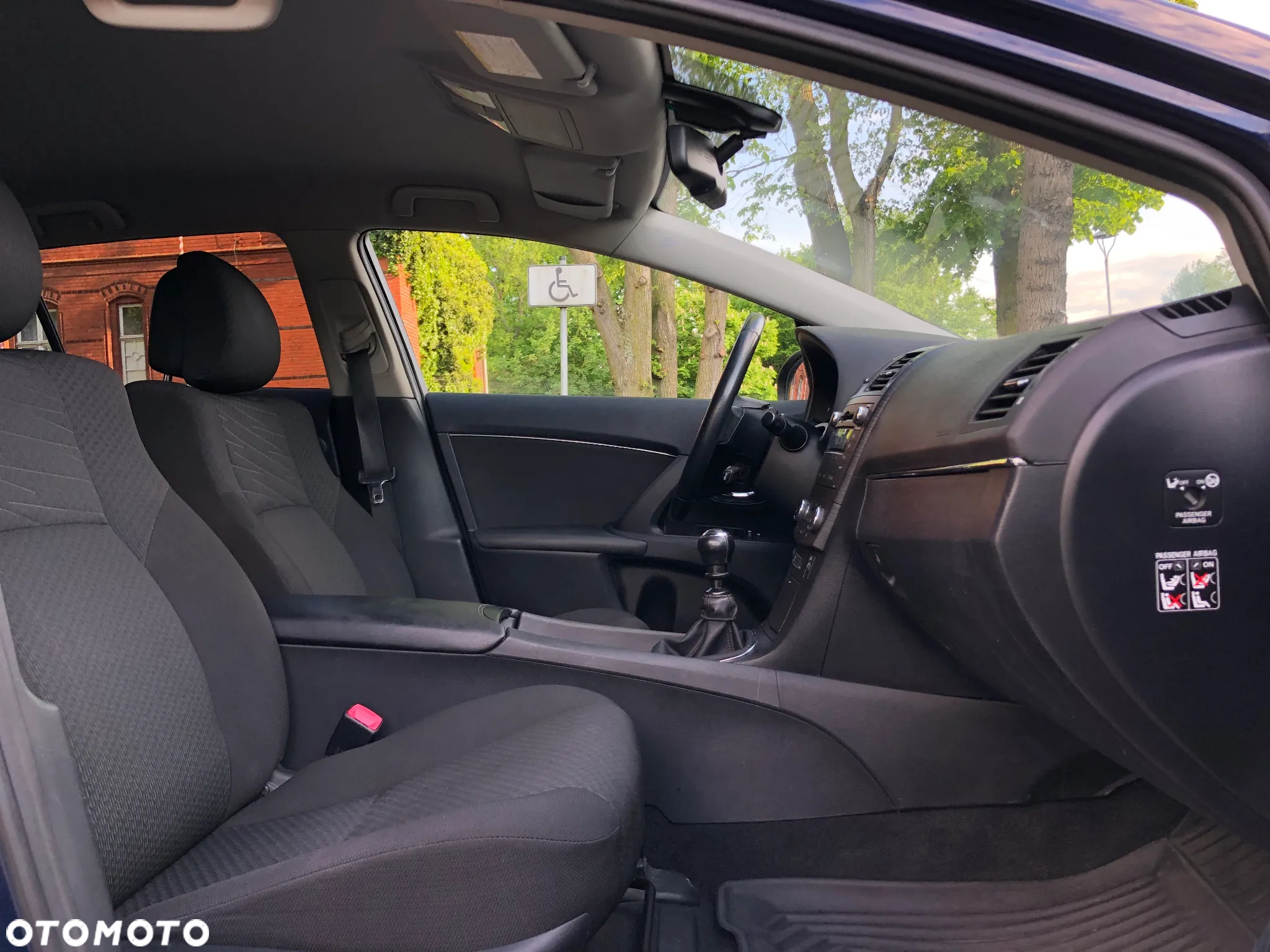 Toyota Avensis Combi 2.0 D-4D - 10