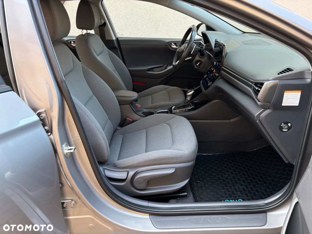 Hyundai IONIQ - 29